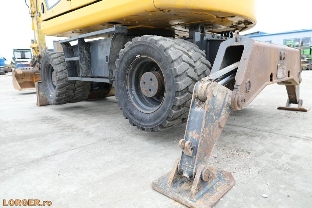 Wheel excavator Komatsu PW 148-10: picture 11