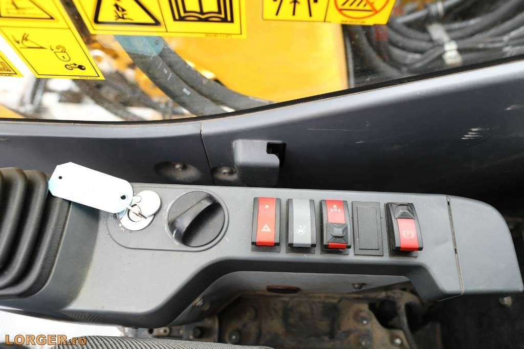 Wheel excavator Komatsu PW 148-10: picture 26