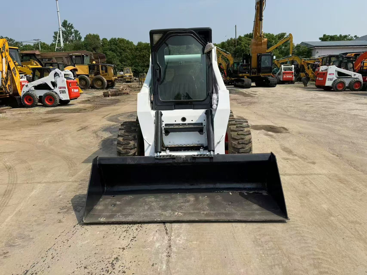 BOBCAT - Skid steer loader: picture 2 BOBCAT - Skid steer loader: picture 2