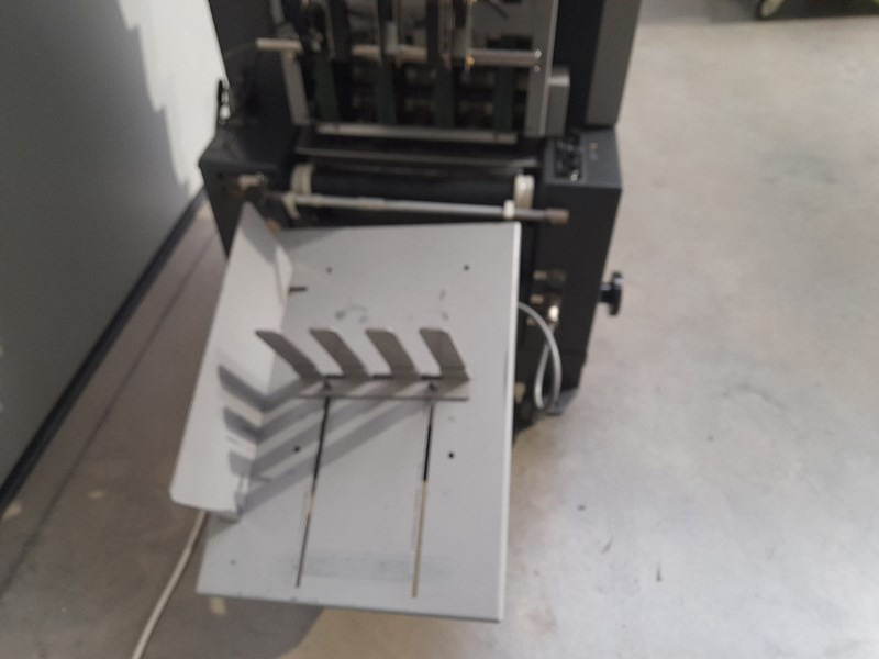 Horizon AC-8000 S | collator | 8 stations | 1992 - Printing machinery: picture 5 Horizon AC-8000 S | collator | 8 stations | 1992 - Printing machinery: picture 5