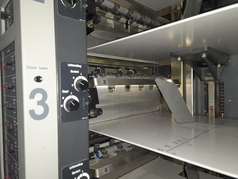 Horizon AC-8000 S | collator | 8 stations | 1992 - Printing machinery: picture 2 Horizon AC-8000 S | collator | 8 stations | 1992 - Printing machinery: picture 2