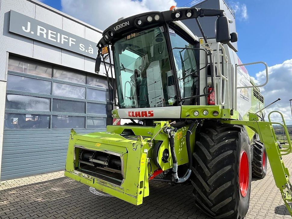 J.Reiff Sarl
Herr Stefan Neukirch - 77 Z.I in den - Combine harvester: picture 3 J.Reiff Sarl
Herr Stefan Neukirch - 77 Z.I in den - Combine harvester: picture 3