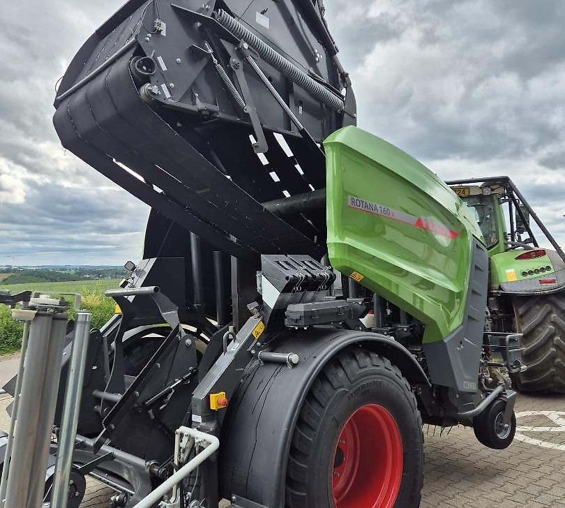 J.Reiff Sarl
Herr Stefan Neukirch - 77 Z.I in den - Round baler, Bale wrapper: picture 5 J.Reiff Sarl
Herr Stefan Neukirch - 77 Z.I in den - Round baler, Bale wrapper: picture 5