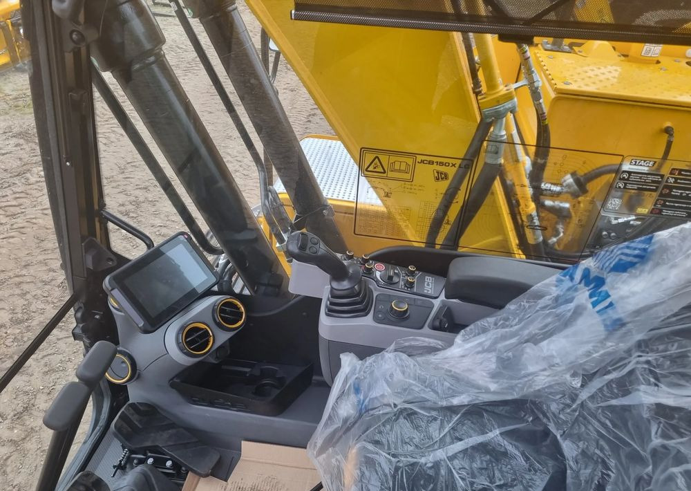 New Crawler excavator JCB 150X: picture 8