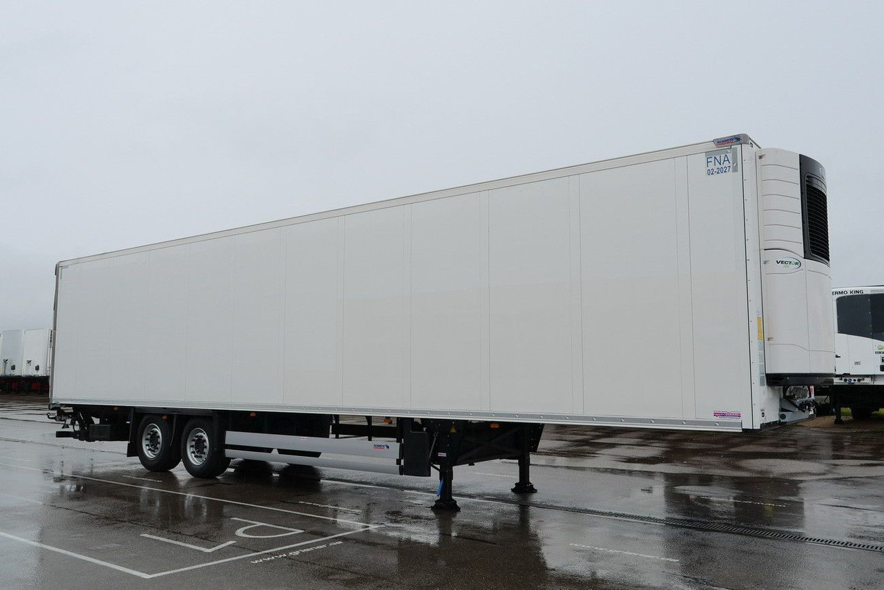 Schmitz Cargobull SKO 18 /LBW BÄR 2500 kg / CARRIER 1550 / LIFT - Closed box semi-trailer: picture 3 Schmitz Cargobull SKO 18 /LBW BÄR 2500 kg / CARRIER 1550 / LIFT - Closed box semi-trailer: picture 3