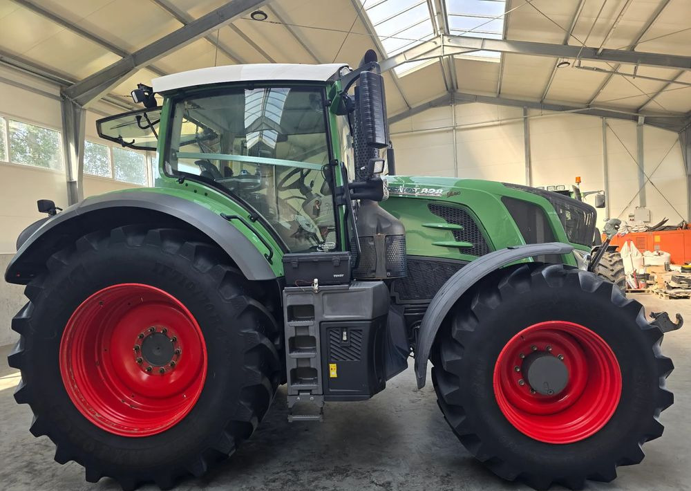Fendt 828 - Farm tractor: picture 3 Fendt 828 - Farm tractor: picture 3