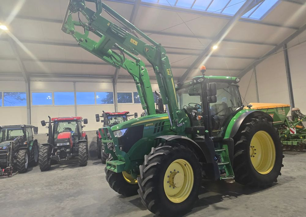 John Deere 6145 R - Farm tractor: picture 2 John Deere 6145 R - Farm tractor: picture 2