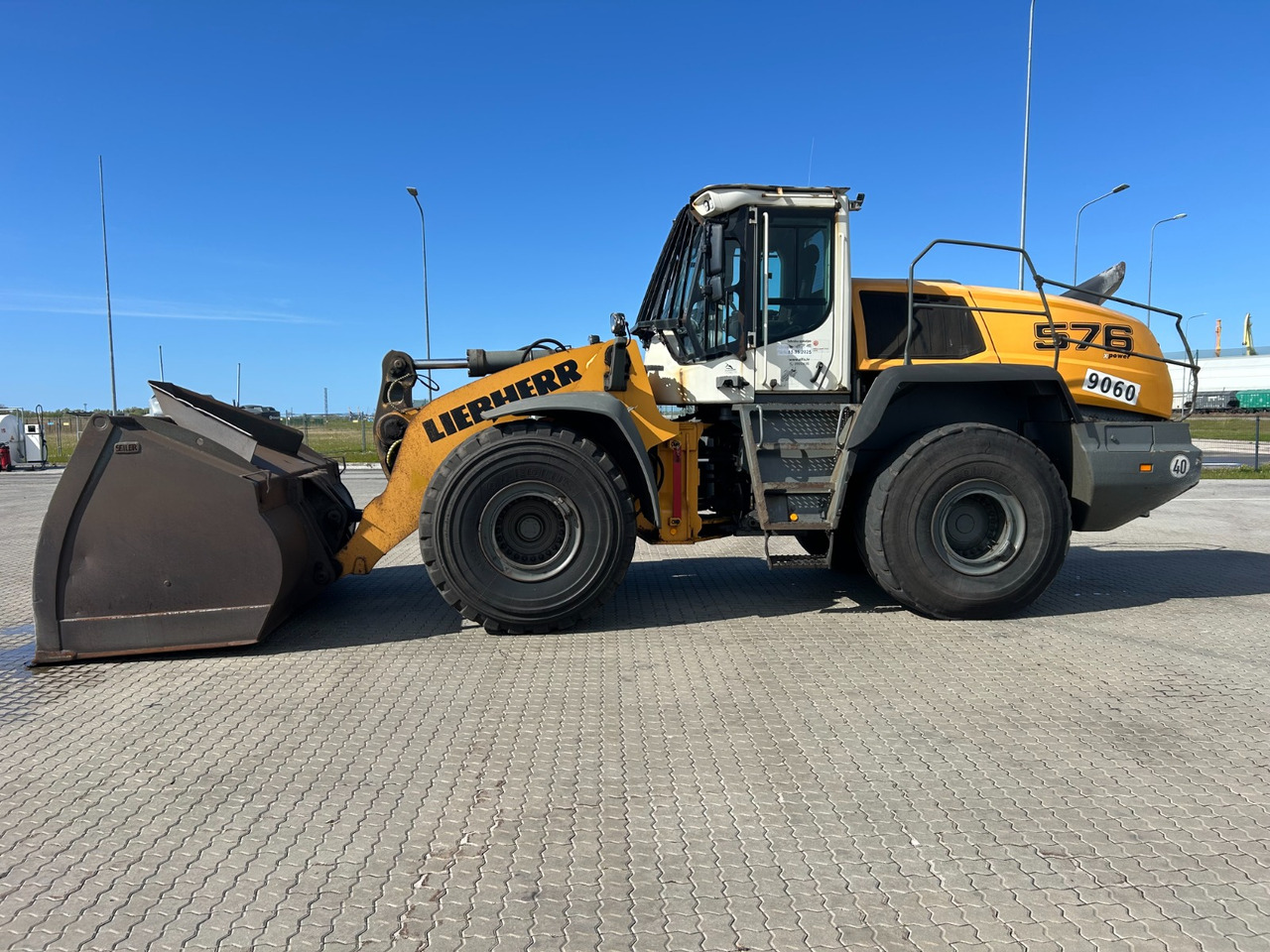 LIEBHERR L576 - Wheel loader: picture 5 LIEBHERR L576 - Wheel loader: picture 5