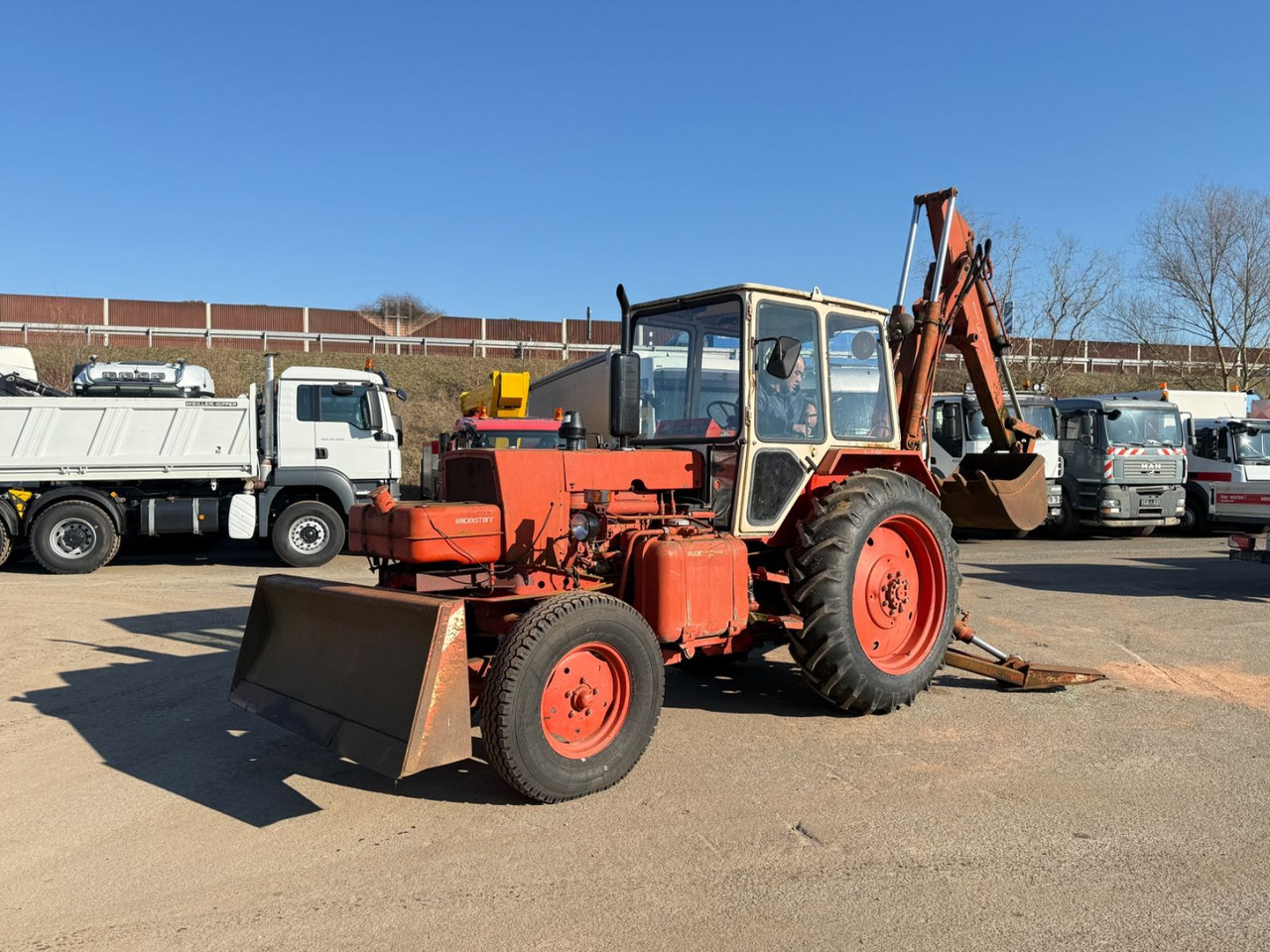 Belarus 30-2621B Baggerlader große Kabine - Backhoe loader: picture 2 Belarus 30-2621B Baggerlader große Kabine - Backhoe loader: picture 2