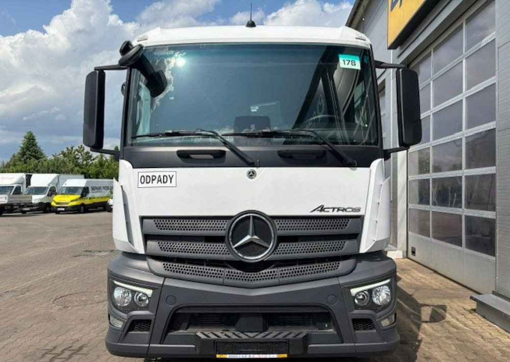 Mercedes-Benz Actros - Garbage truck: picture 2 Mercedes-Benz Actros - Garbage truck: picture 2