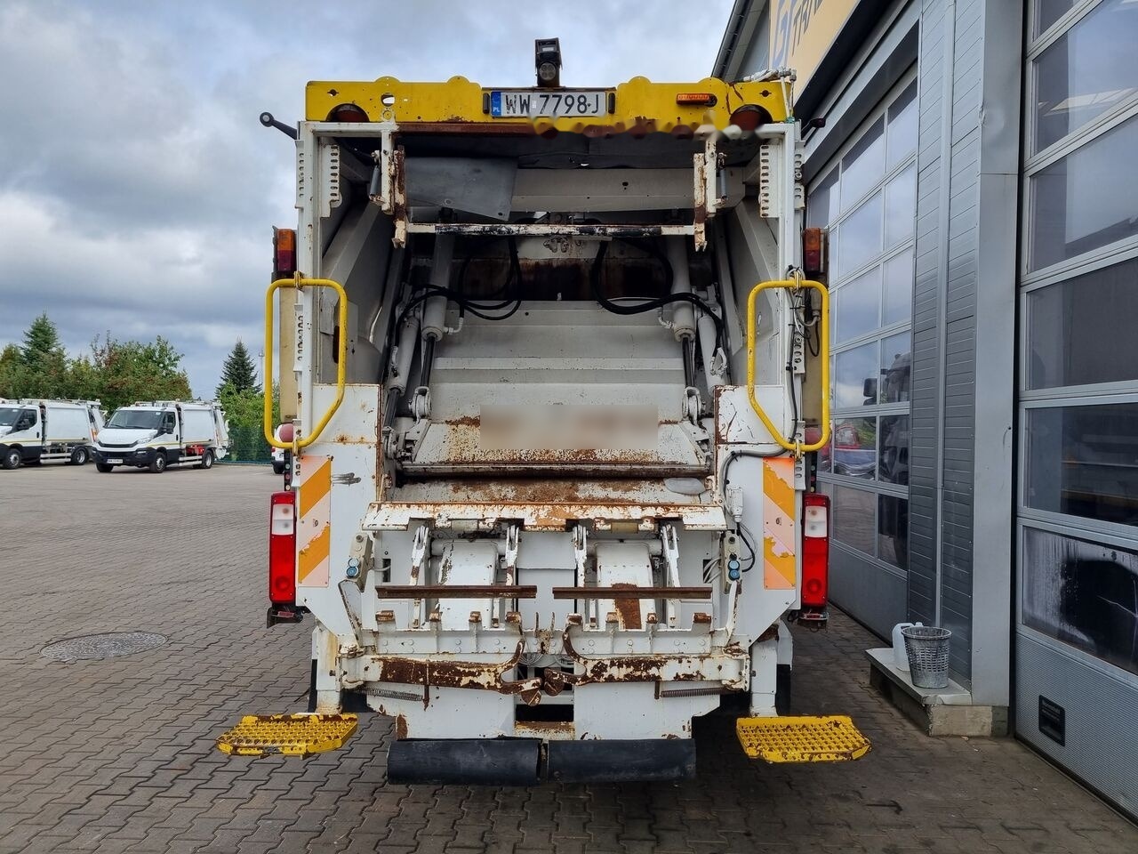 Renault Premium - Garbage truck: picture 5 Renault Premium - Garbage truck: picture 5