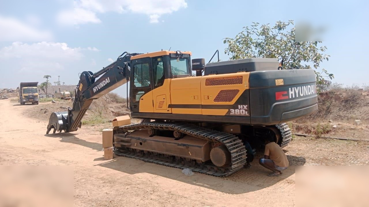 HYUNDAI HX380L - Crawler excavator: picture 1 HYUNDAI HX380L - Crawler excavator: picture 1
