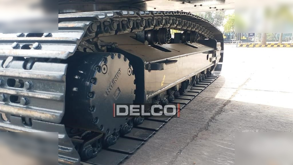 New Crawler excavator HYUNDAI ROBEX 210: picture 11