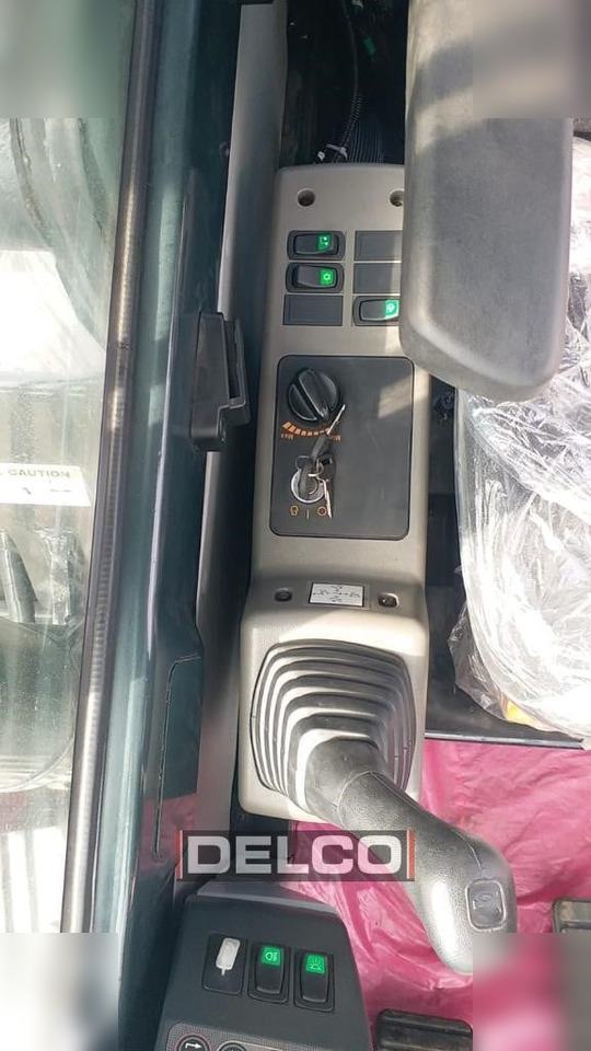 New Crawler excavator HYUNDAI ROBEX 210: picture 13