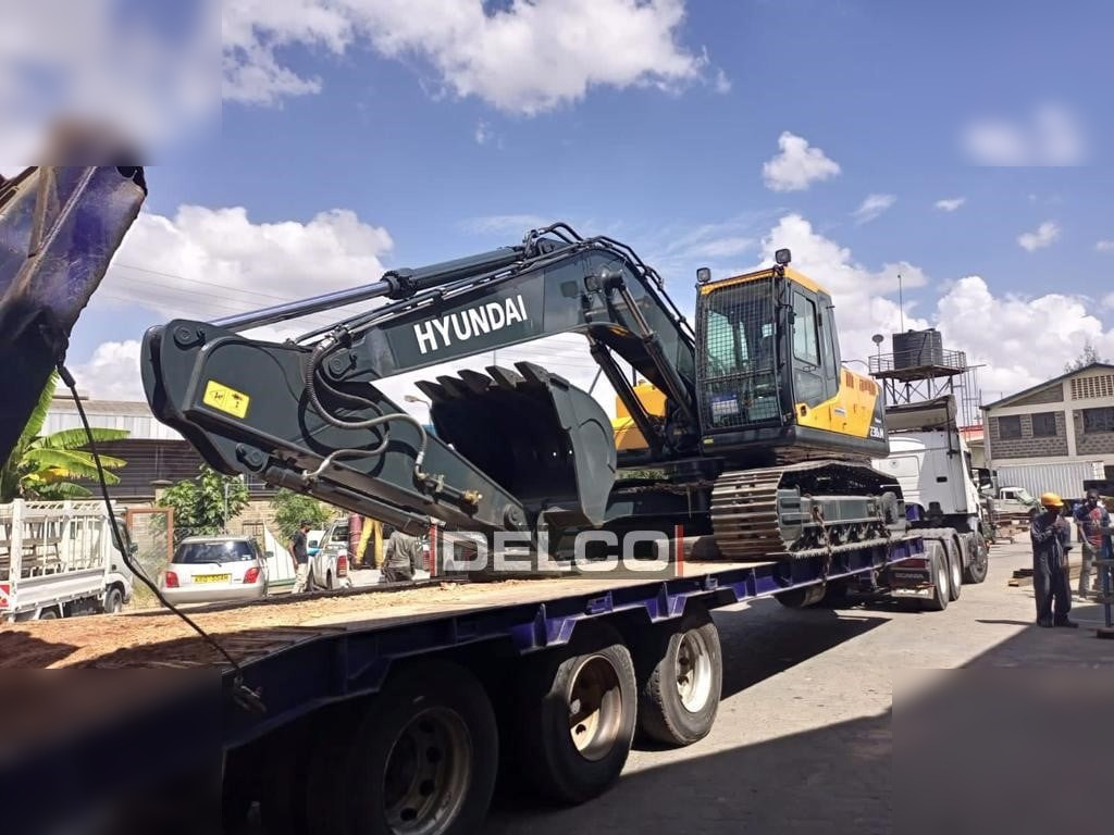 New Crawler excavator HYUNDAI ROBEX 210: picture 20