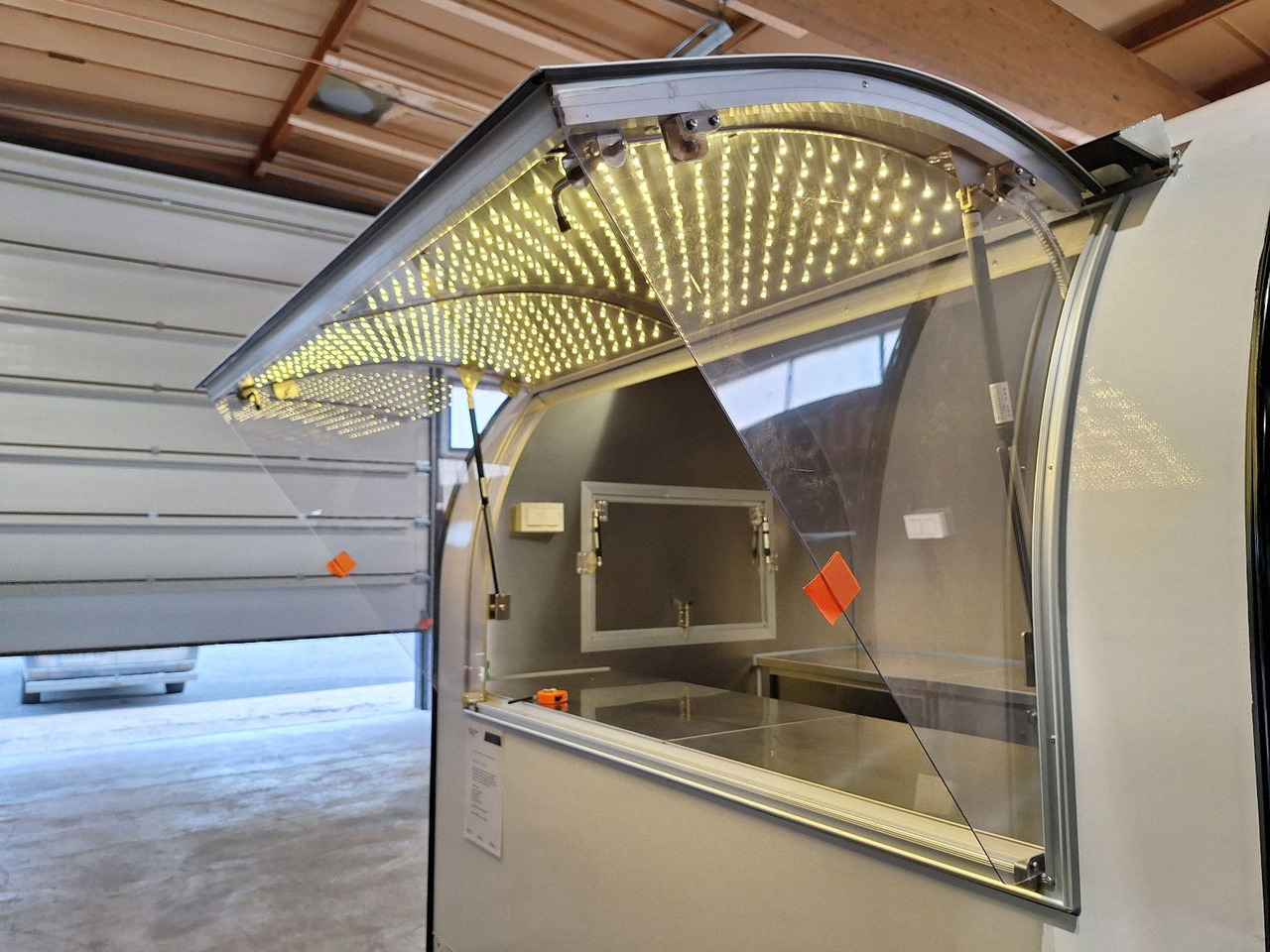 Esselmann Delistar Easy Go 220 - Vending trailer: picture 2 Esselmann Delistar Easy Go 220 - Vending trailer: picture 2
