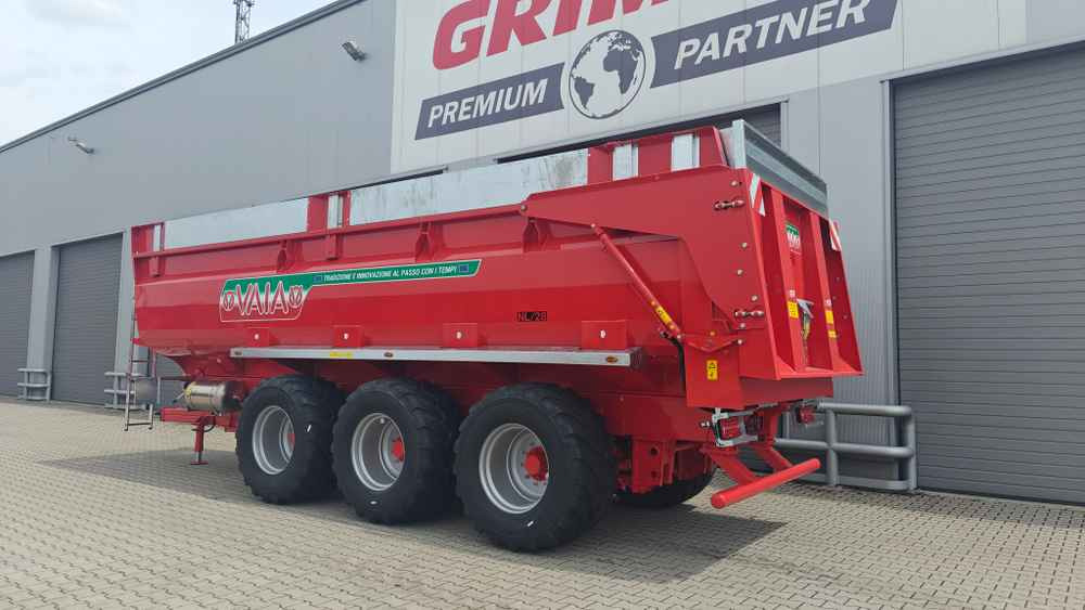 VAIA NL28 (3 axle trailer) - Hay and forage equipment: picture 3 VAIA NL28 (3 axle trailer) - Hay and forage equipment: picture 3