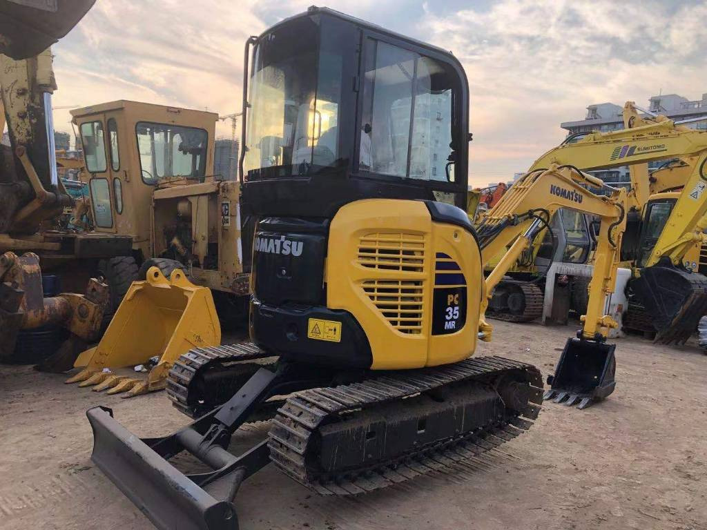 Komatsu PC35 - Mini excavator: picture 1 Komatsu PC35 - Mini excavator: picture 1