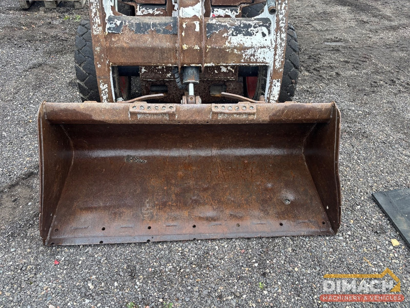 Bobcat S130 - Skid steer loader: picture 3 Bobcat S130 - Skid steer loader: picture 3