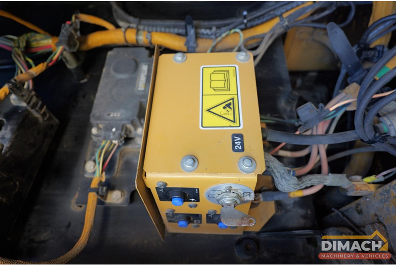 Excavator Caterpillar 328D LCR GPS prep - mono giek - airco automatisch - smeersysteem - cw45 snelwissel systeem: picture 20 Excavator Caterpillar 328D LCR GPS prep - mono giek - airco automatisch - smeersysteem - cw45 snelwissel systeem: picture 20