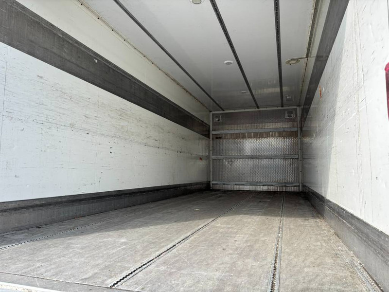 Mercedes-Benz Antos 1833 4x2ladebordwand + anhanger koffer Euro6 - Box truck: picture 5 Mercedes-Benz Antos 1833 4x2ladebordwand + anhanger koffer Euro6 - Box truck: picture 5