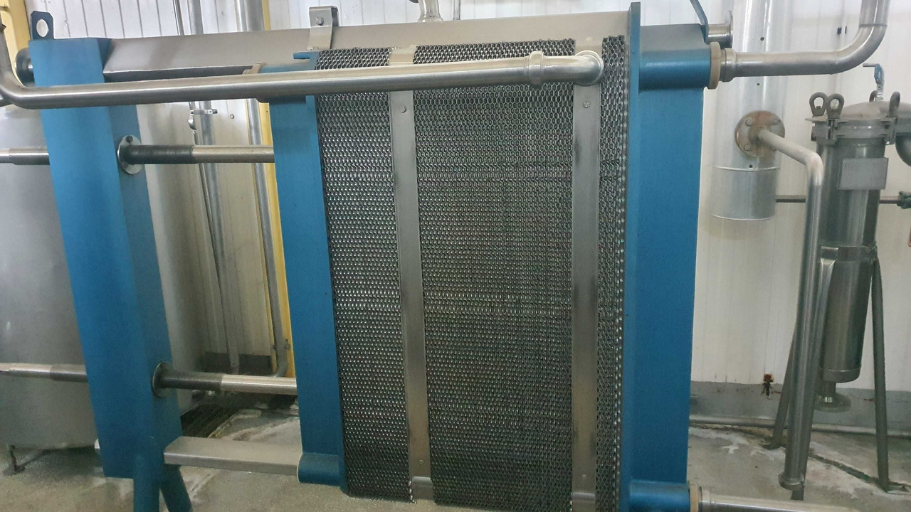 Wymiennik ciepła Spomasz Bełężyce 3500 l/h 10.000 zł + 23% VAT - Industrial heater: picture 1 Wymiennik ciepła Spomasz Bełężyce 3500 l/h 10.000 zł + 23% VAT - Industrial heater: picture 1