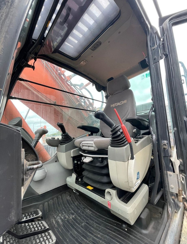 Crawler excavator Hitachi ZX470LCH-5B: picture 10
