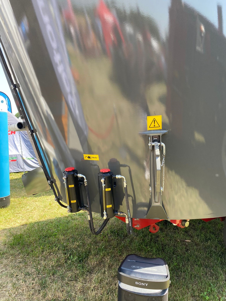 Ando Tech Futtermischwagen / Feed mixer / Melangeuse / Carro di alimentazione / Remolque alimentador / Кормораздатчик / Wóz paszowy T-REX 24 m3 on lease Ando Tech Futtermischwagen / Feed mixer / Melangeuse / Carro di alimentazione / Remolque alimentador / Кормораздатчик / Wóz paszowy T-REX 24 m3: picture 7 Ando Tech Futtermischwagen / Feed mixer / Melangeuse / Carro di alimentazione / Remolque alimentador / Кормораздатчик / Wóz paszowy T-REX 24 m3 on lease Ando Tech Futtermischwagen / Feed mixer / Melangeuse / Carro di alimentazione / Remolque alimentador / Кормораздатчик / Wóz paszowy T-REX 24 m3: picture 7