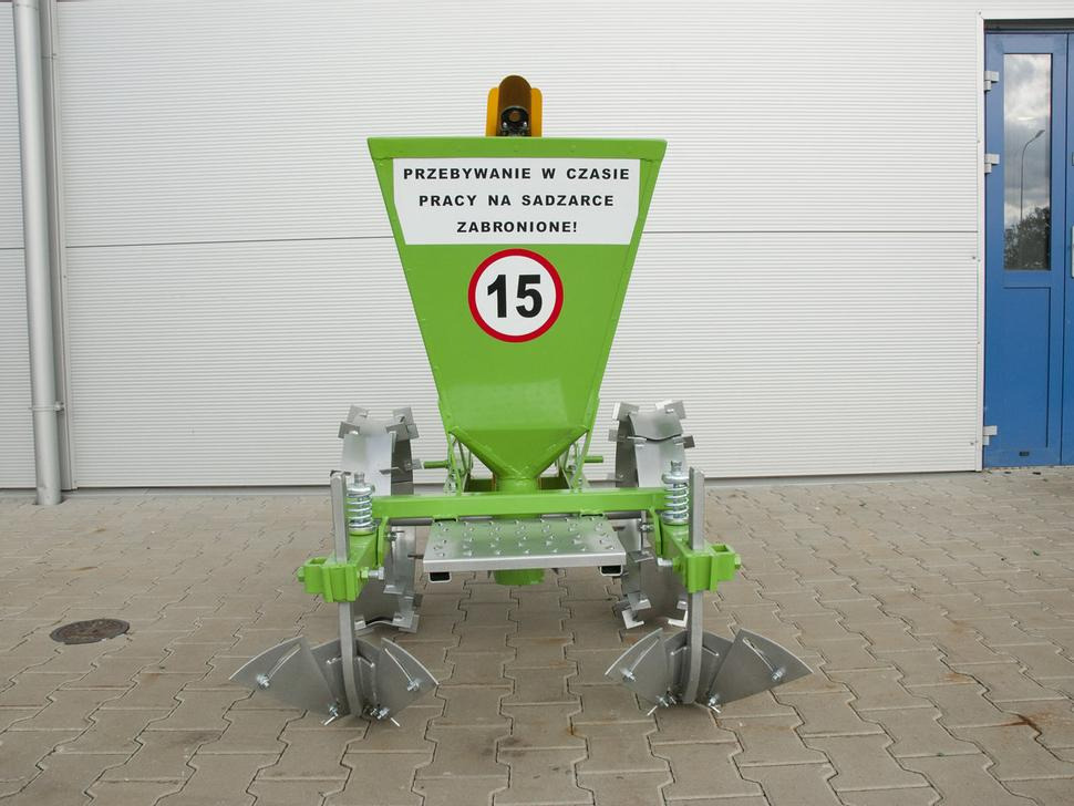 Bomet Kartoffelpflanzmaschine / Potato planter / Planteuse de pomme de terre / Piantapatate / Sadzarka ziemniaków - Potato planter: picture 2 Bomet Kartoffelpflanzmaschine / Potato planter / Planteuse de pomme de terre / Piantapatate / Sadzarka ziemniaków - Potato planter: picture 2