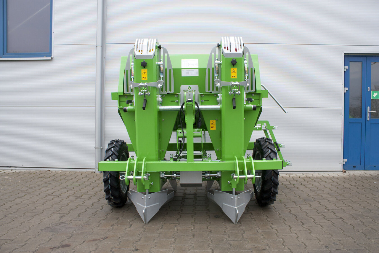 Bomet Kartoffelpflanzmaschine / Potato planter / Planteuse de pomme de terre / Piantapatate / Sadzarka ziemniaków - Potato planter: picture 4 Bomet Kartoffelpflanzmaschine / Potato planter / Planteuse de pomme de terre / Piantapatate / Sadzarka ziemniaków - Potato planter: picture 4