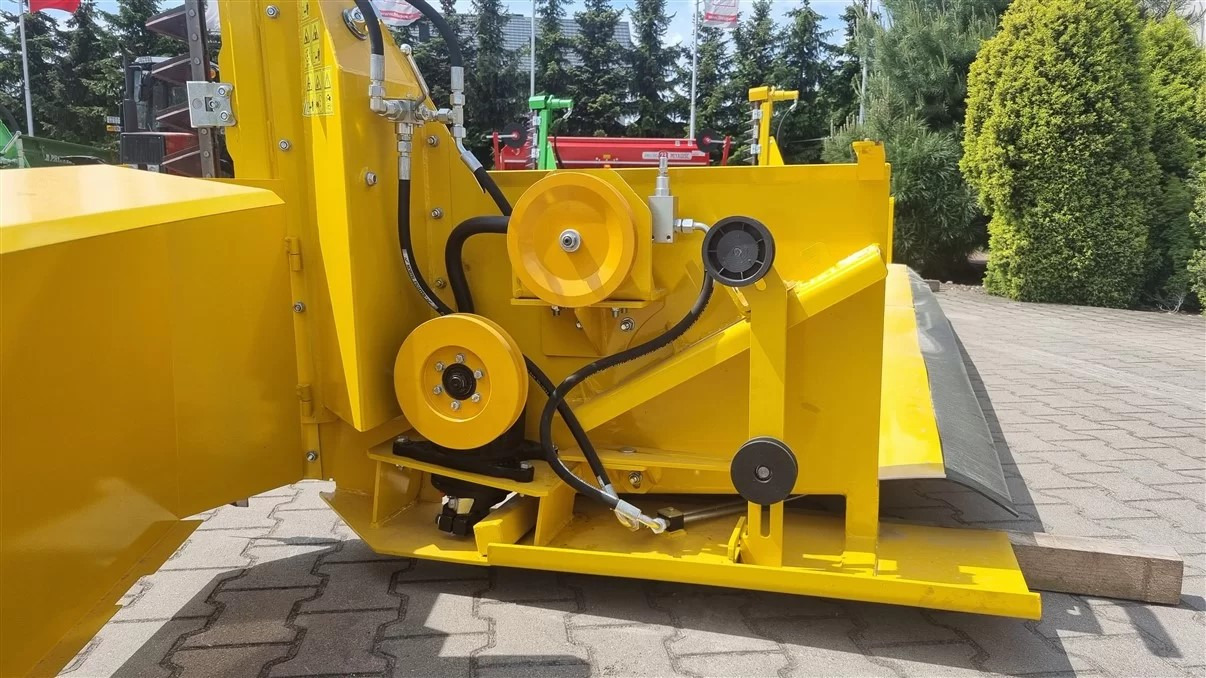 Lupus Rapsvorsatz / Rape cutter / Barre de coupe à colza / Mesa de colza / Tavolo da colza / Рапсовый стол / Stół do rzepaku 6 m - Rapeseed header extension: picture 5 Lupus Rapsvorsatz / Rape cutter / Barre de coupe à colza / Mesa de colza / Tavolo da colza / Рапсовый стол / Stół do rzepaku 6 m - Rapeseed header extension: picture 5