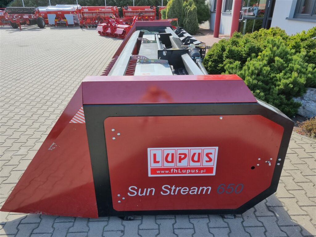 Lupus Sonnenblummenvorsatz / Sunflower harvester / Coupe à tournesol / Сosechadora / Macchina per la raccolta dei girasoli / Жатка для подсолнечника / Przystawka do słonecznika 6,5 m - Sunflower header: picture 3 Lupus Sonnenblummenvorsatz / Sunflower harvester / Coupe à tournesol / Сosechadora / Macchina per la raccolta dei girasoli / Жатка для подсолнечника / Przystawka do słonecznika 6,5 m - Sunflower header: picture 3