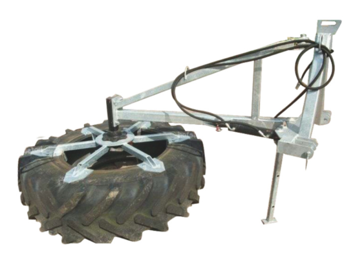 METAL-TECHNIK Futterschieber / Feed pusher / Repousse fourrage / raschietto / Подравниватель для корма / Zgarniacz do paszy - Livestock equipment: picture 2 METAL-TECHNIK Futterschieber / Feed pusher / Repousse fourrage / raschietto / Подравниватель для корма / Zgarniacz do paszy - Livestock equipment: picture 2