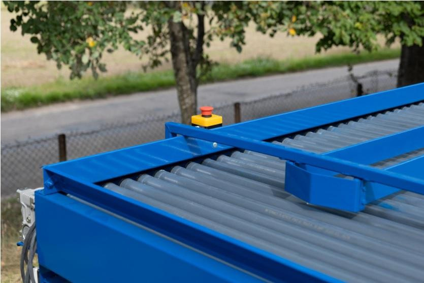 ROLMET Rollenverlesetisch / Sorting table / Table de tri / Tavolo selettivo / Cambiador / Сортировочный стол / Stół przebierczy SP2 - Potato equipment: picture 5 ROLMET Rollenverlesetisch / Sorting table / Table de tri / Tavolo selettivo / Cambiador / Сортировочный стол / Stół przebierczy SP2 - Potato equipment: picture 5