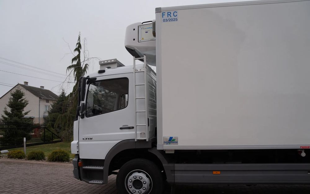 Mercedes-Benz ATEGO 1318 EURO 5 132 TYS KM CHŁODNIA CARRIER 750 WINDA - Refrigerator truck: picture 3 Mercedes-Benz ATEGO 1318 EURO 5 132 TYS KM CHŁODNIA CARRIER 750 WINDA - Refrigerator truck: picture 3
