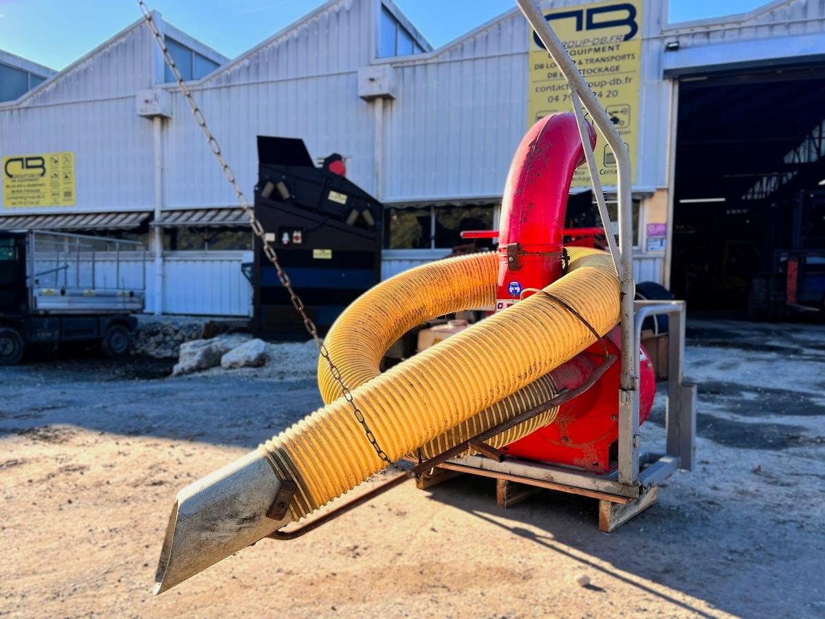 ASPIRATEUR A FEUILLE MOTORISÉ SUR BERCE (NET TVA) - Industrial vacuum cleaner: picture 1 ASPIRATEUR A FEUILLE MOTORISÉ SUR BERCE (NET TVA) - Industrial vacuum cleaner: picture 1