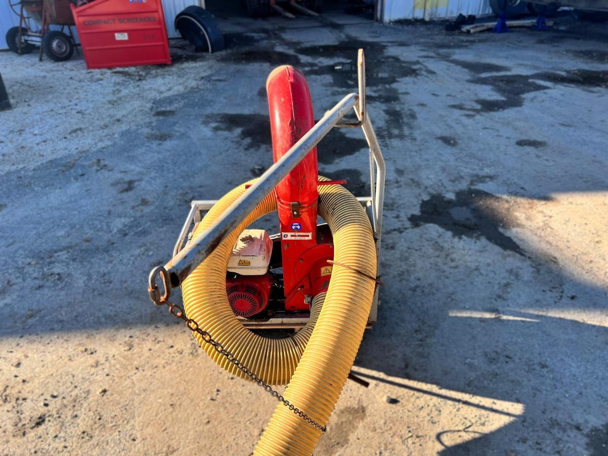 ASPIRATEUR A FEUILLE MOTORISÉ SUR BERCE (NET TVA) - Industrial vacuum cleaner: picture 2 ASPIRATEUR A FEUILLE MOTORISÉ SUR BERCE (NET TVA) - Industrial vacuum cleaner: picture 2