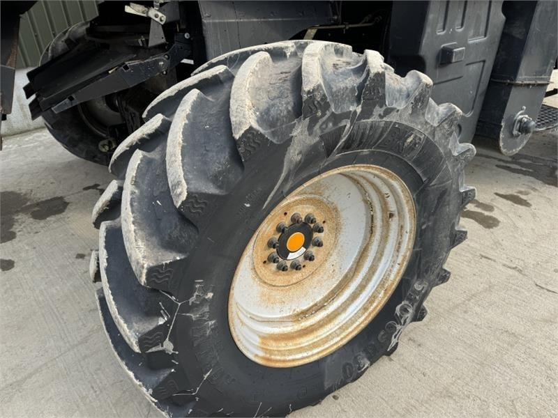 Harvester attachment Case Axial Flow AFX 8010 c/w 30ft Header: picture 8 Harvester attachment Case Axial Flow AFX 8010 c/w 30ft Header: picture 8