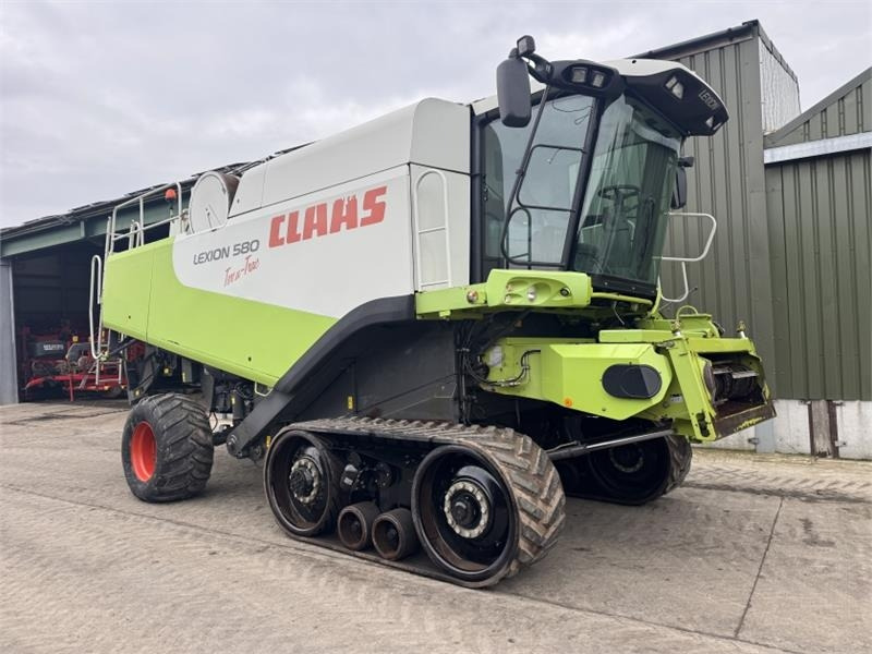 Claas Lexion 580TT c/w 30ft Vario Header - Harvester attachment: picture 3 Claas Lexion 580TT c/w 30ft Vario Header - Harvester attachment: picture 3