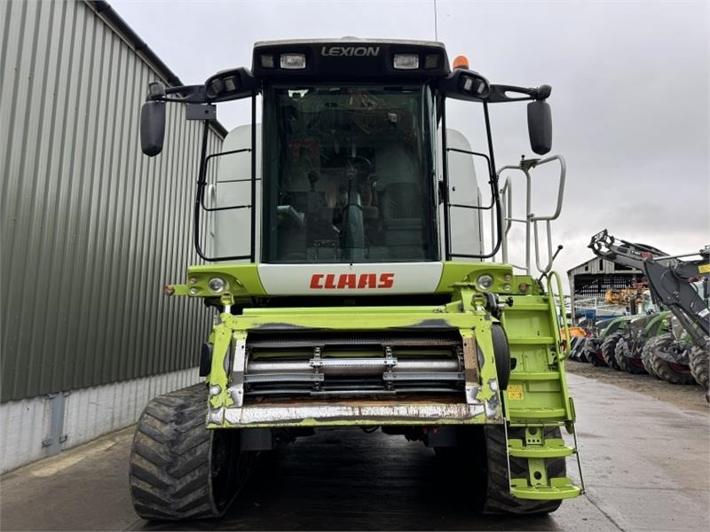 Claas Lexion 600TT c/w V1200 Header  on lease Claas Lexion 600TT c/w V1200 Header: picture 8