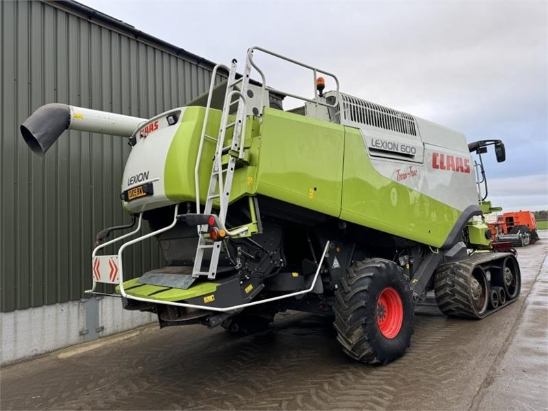 Claas Lexion 600TT c/w V1200 Header - Harvester attachment: picture 2 Claas Lexion 600TT c/w V1200 Header - Harvester attachment: picture 2