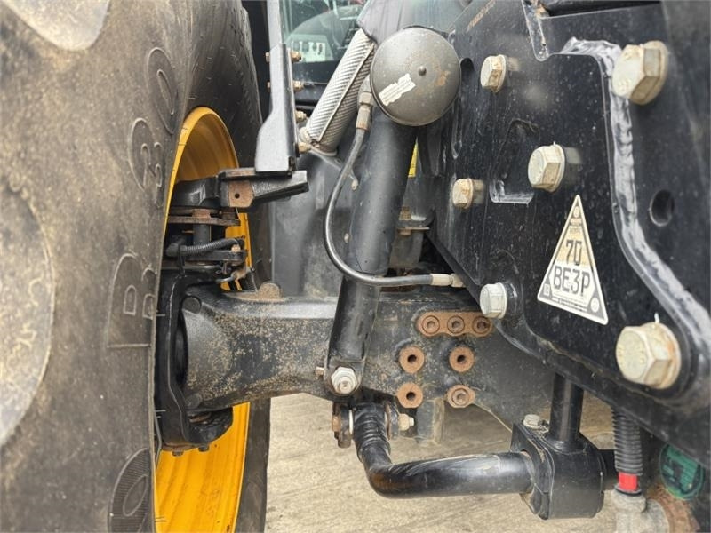 Farm tractor JCB Fastrac 4220 **8000 Hour Warranty**: picture 11