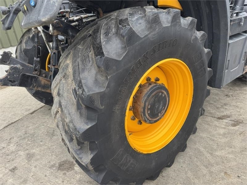 Farm tractor JCB Fastrac 4220 **8000 Hour Warranty**: picture 13