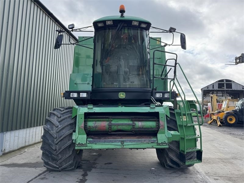 John Deere 1550 WTS c/w 620R Header - Harvester attachment: picture 5 John Deere 1550 WTS c/w 620R Header - Harvester attachment: picture 5
