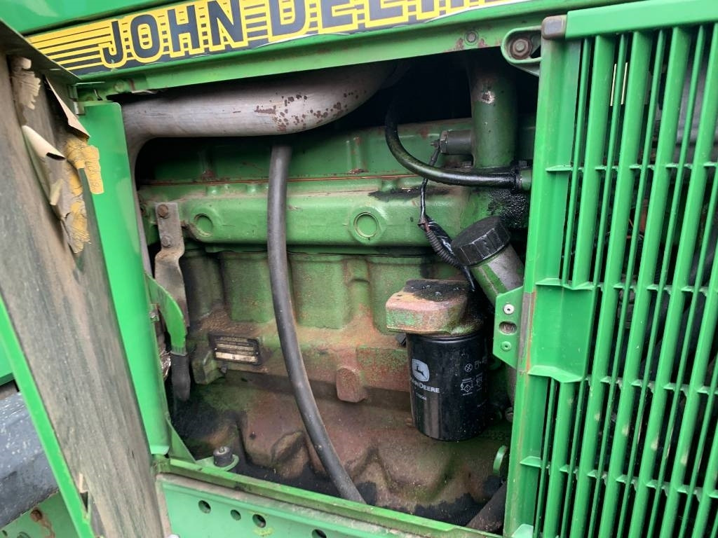 Farm tractor John Deere 6800: picture 16