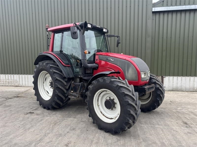 Valtra N121 Tractor - Farm tractor: picture 3 Valtra N121 Tractor - Farm tractor: picture 3