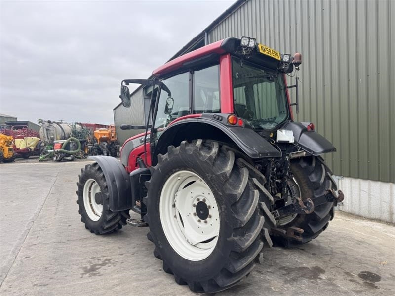 Valtra N121 Tractor - Farm tractor: picture 2 Valtra N121 Tractor - Farm tractor: picture 2