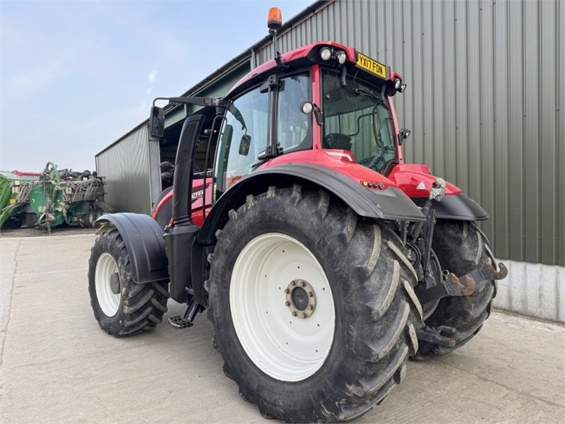 Valtra T194 Versu **50k Transmission** - Farm tractor: picture 2 Valtra T194 Versu **50k Transmission** - Farm tractor: picture 2
