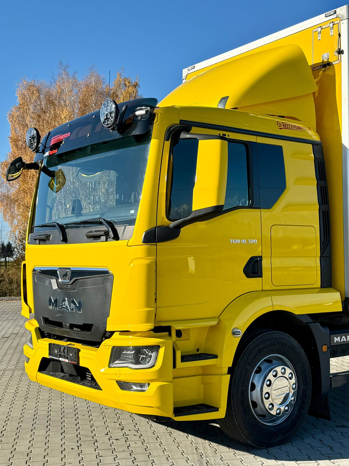 Isothermal truck MAN 18.320 / IZOTERMA / GRZANA / WINDA / 20 EUROPALET / AUTOMAT / 170 TYŚ KM / 2021 R / SYPIALKA / CAŁY NA PODUSZKACH / SPROWADZONY / JAK NOWY: picture 8 Isothermal truck MAN 18.320 / IZOTERMA / GRZANA / WINDA / 20 EUROPALET / AUTOMAT / 170 TYŚ KM / 2021 R / SYPIALKA / CAŁY NA PODUSZKACH / SPROWADZONY / JAK NOWY: picture 8