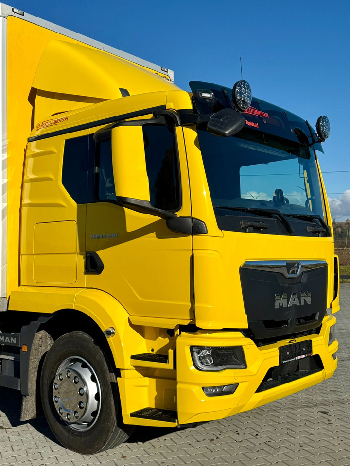 Isothermal truck MAN 18.320 / IZOTERMA / GRZANA / WINDA / 20 EUROPALET / AUTOMAT / 170 TYŚ KM / 2021 R / SYPIALKA / CAŁY NA PODUSZKACH / SPROWADZONY / JAK NOWY: picture 10 Isothermal truck MAN 18.320 / IZOTERMA / GRZANA / WINDA / 20 EUROPALET / AUTOMAT / 170 TYŚ KM / 2021 R / SYPIALKA / CAŁY NA PODUSZKACH / SPROWADZONY / JAK NOWY: picture 10